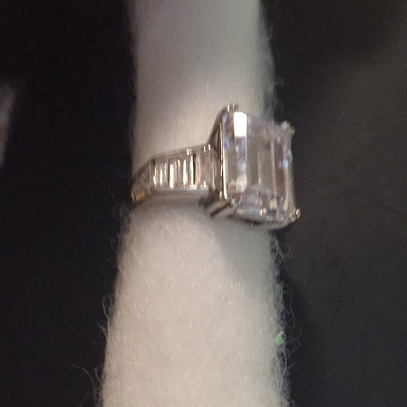 Ring - Picture 2 of 4